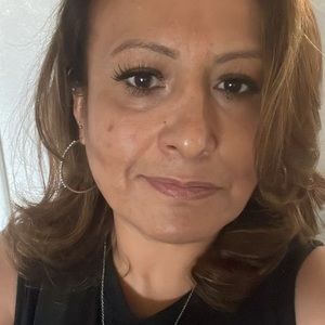 Meet your Posher, Isaura